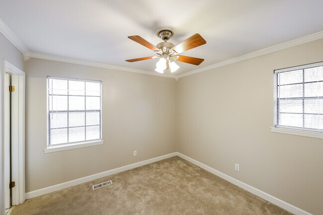 Foto del edificio - 3787 Hilltop Rd SE