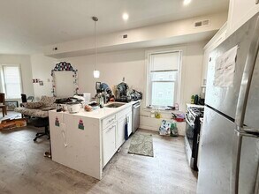 Building Photo - 301-305-305 Dudley St