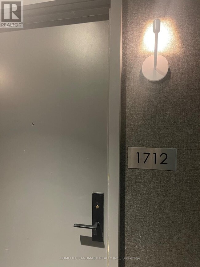 Building Photo - 308 Jarvis St