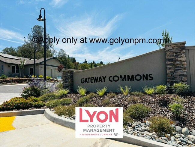 Building Photo - Stunning Modern New Construction 1 bedroom...