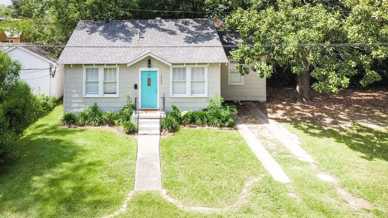 Foto principal - 2525 Belmont Ave