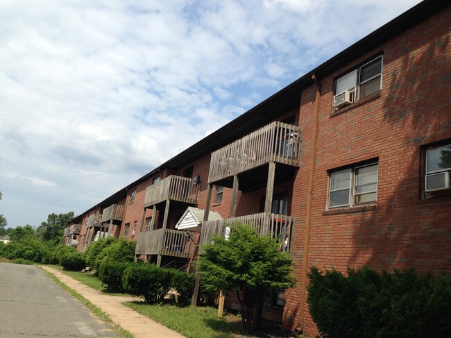 Foto del edificio - 61 Glenn Rd