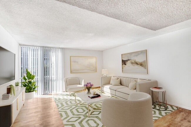 Building Photo - Dickens Court