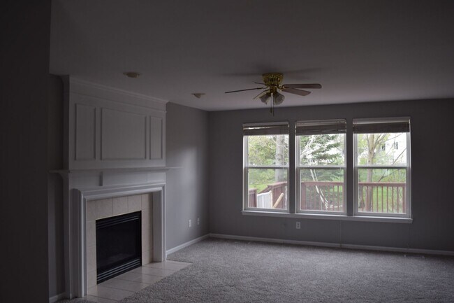 Foto del edificio - 4 bed 2.5 bath in Waterford for rent