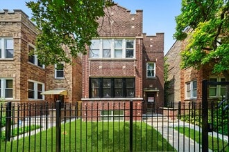 Building Photo - 2726 N Harding Ave
