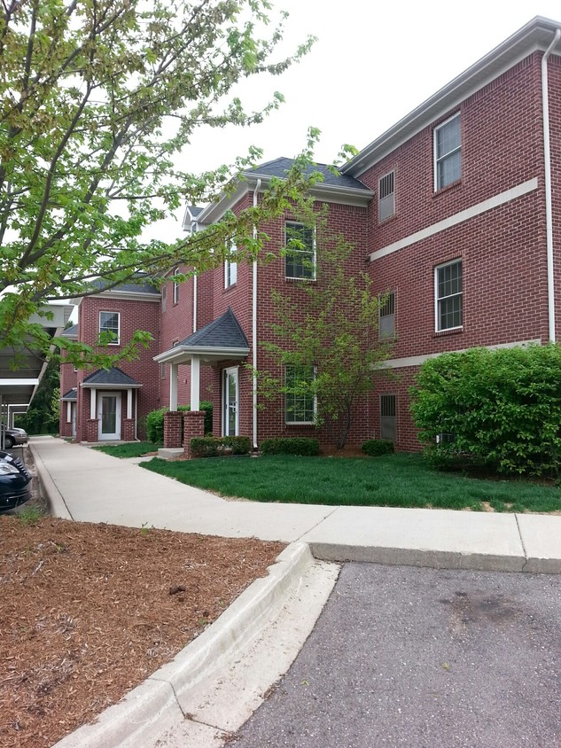 Primary Photo - 6600 Trillium Village Ln