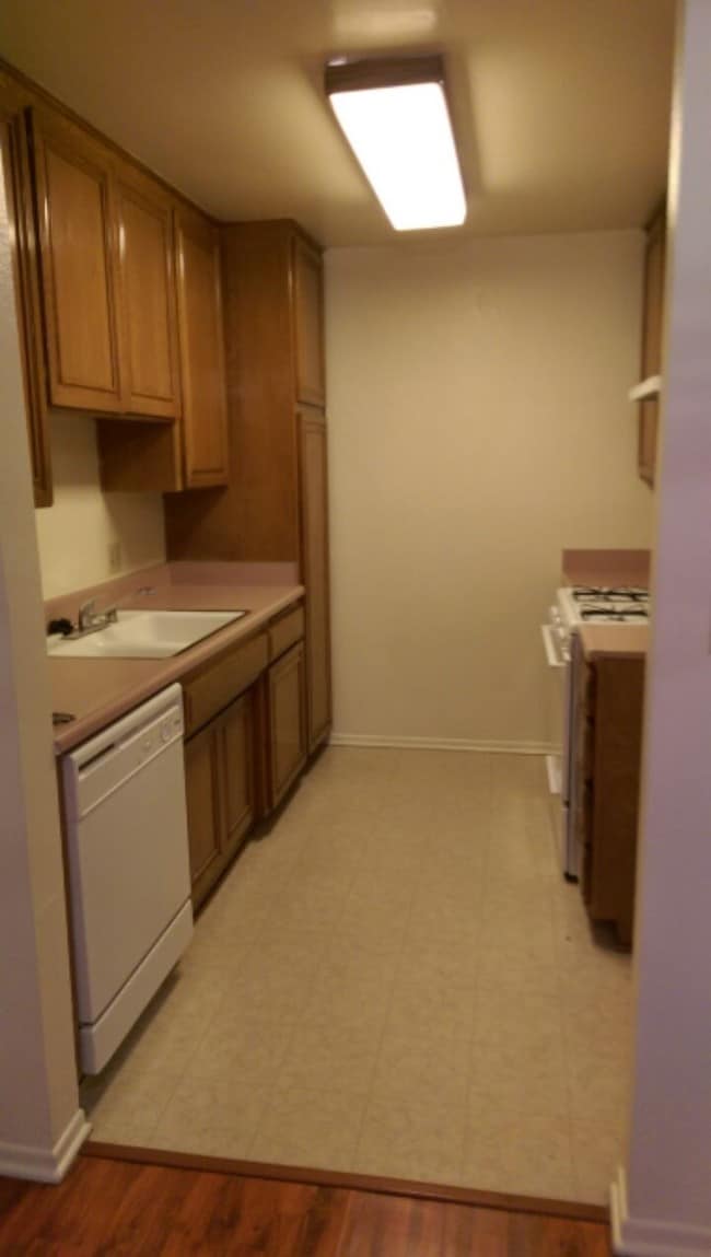 Building Photo - 5408 Carpenter Ave