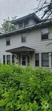 Building Photo - 1528 E 8th St