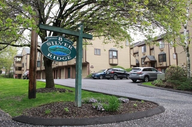 Foto del edificio - 8 Oakwood Ave