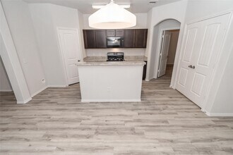 Building Photo - 24135 Ravenna Oaks Ct