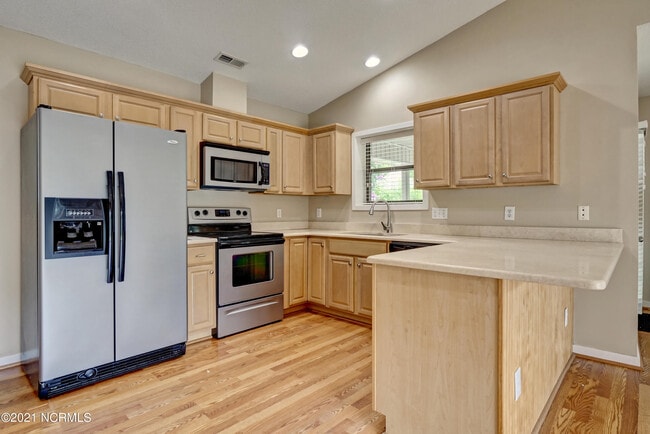 Building Photo - 304 Smugglers Ct