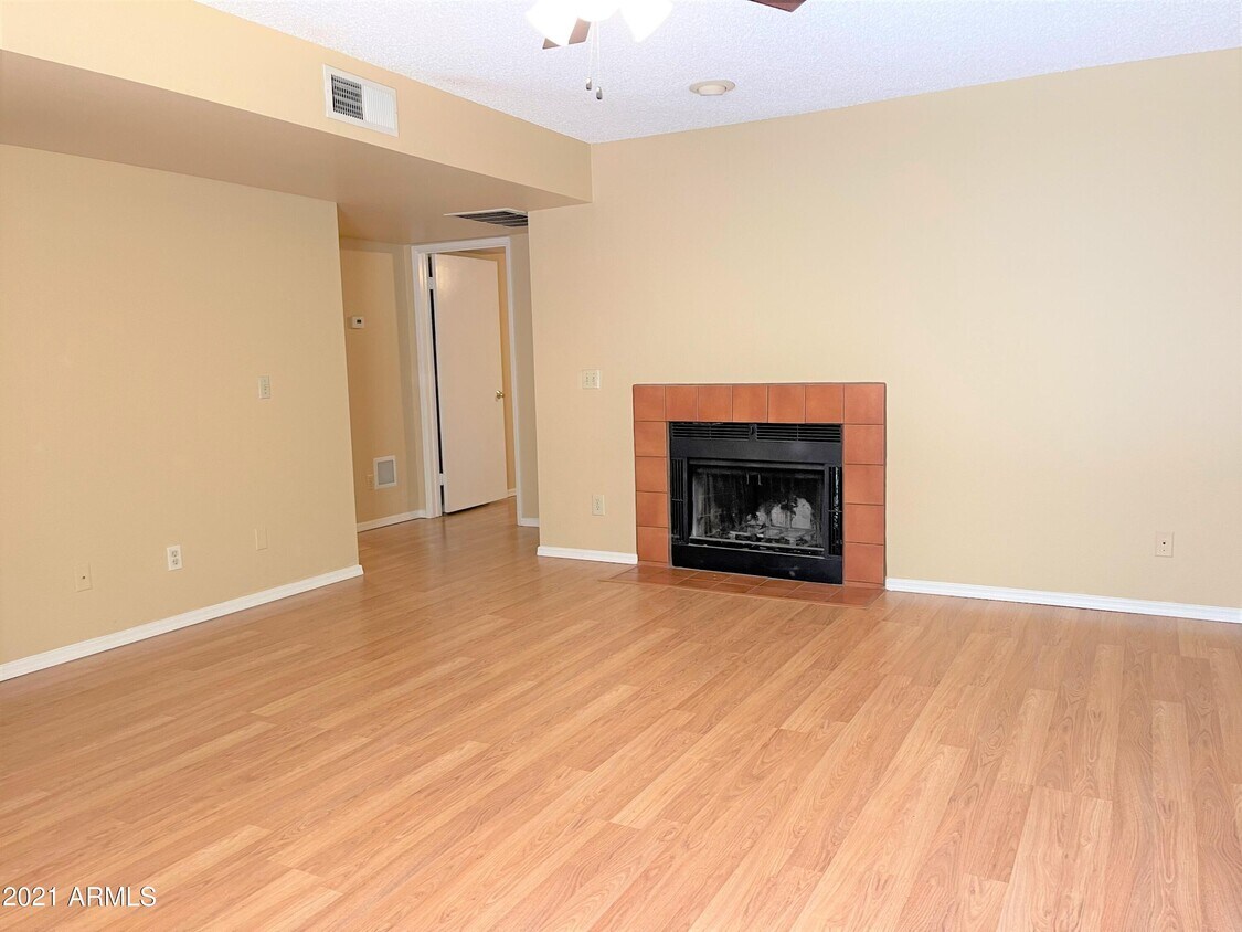Foto principal - 850 S River Dr