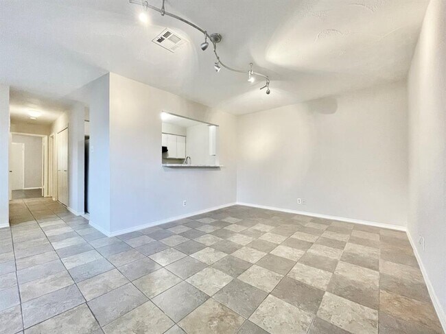 Foto del edificio - 2110 Blue Meadow Dr