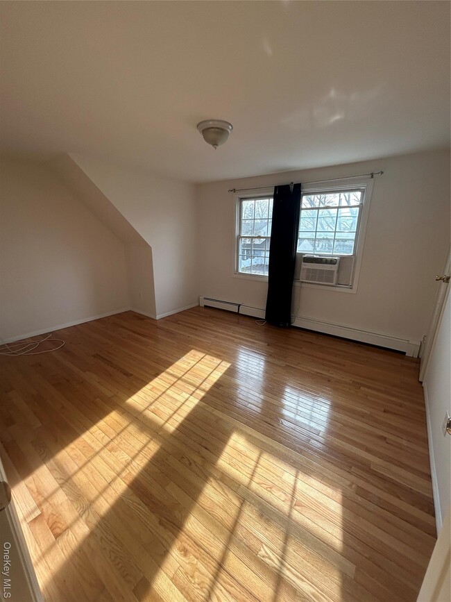 Building Photo - 7 Grange St