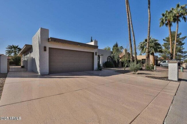 Foto del edificio - 10421 E Silvertree Dr