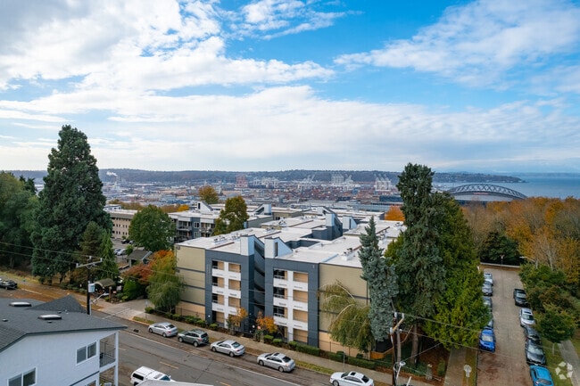 Building Photo - Harwood