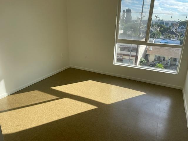 Foto del edificio - 831 W 70th St