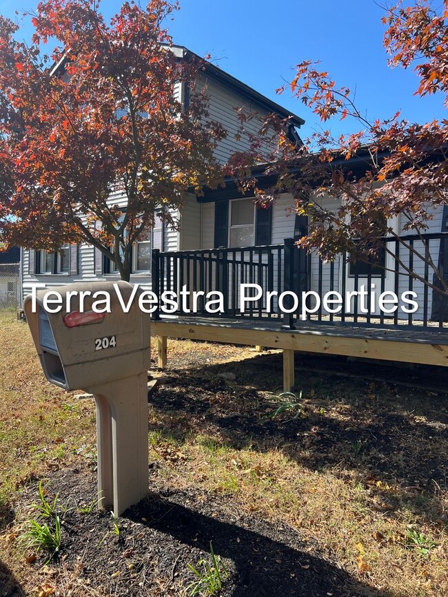 Large 4 Bed in Mantua with bonus room! Eli... - Large 4 Bed in Mantua with bonus room! Eli... House