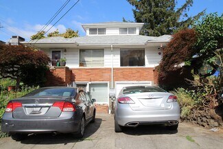 Building Photo - 11-17 NE 56th