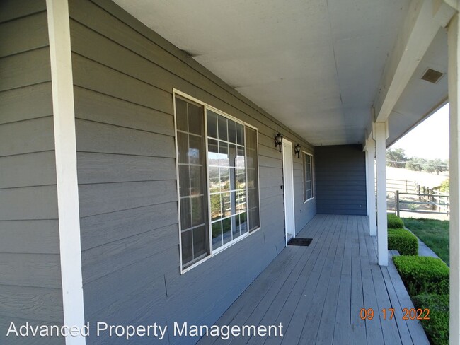 Building Photo - 4 br, 3.5 bath House - 20431 Clubview Ct