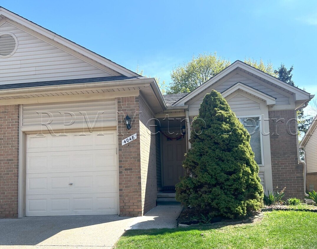 Foto principal - 4048 Heatherwood Ct