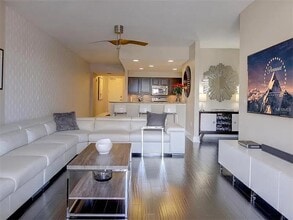 Building Photo - 1108 N Franklin St