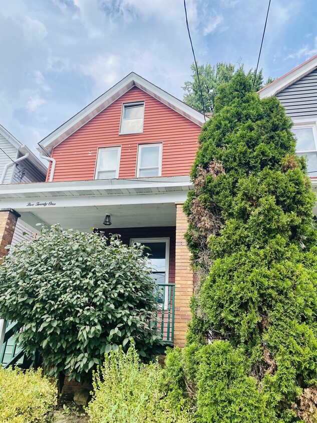 521 13th Ave, New Brighton, PA 15066 House Rental in New Brighton, PA