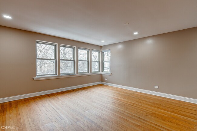 Building Photo - 4938 S King Dr