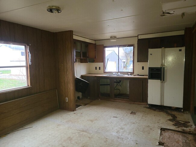 Building Photo - 307 E Park St