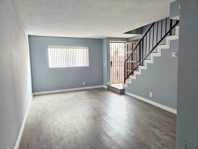 Photo - 4130 Manhattan Beach Blvd (Lawndale, CA) Apartment
