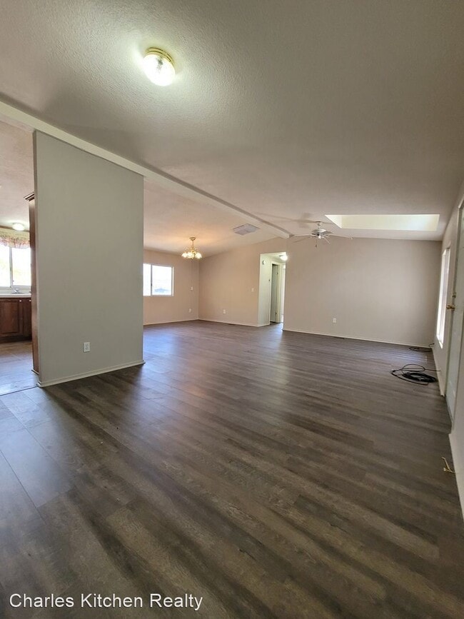 Building Photo - 3 br, 2 bath House - 427 Feldspar