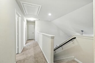 Building Photo - 1627 Northwood Springs Dr