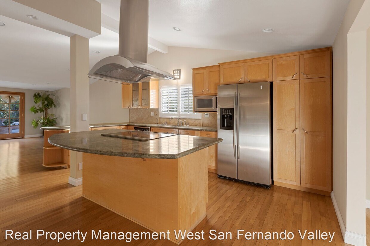 Primary Photo - 3 br, 3 bath House - 5700 Kelvin Ave.