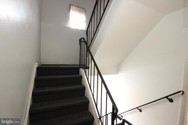 Building Photo - 3604 Woodhaven Rd