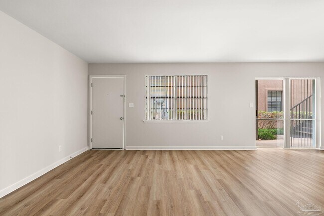 Foto del edificio - 75 Nightingale Ln