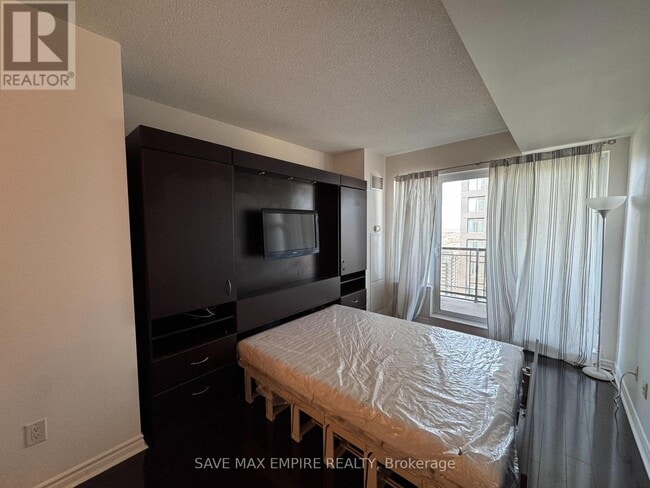 Building Photo - 385 Prince of Wales Dr