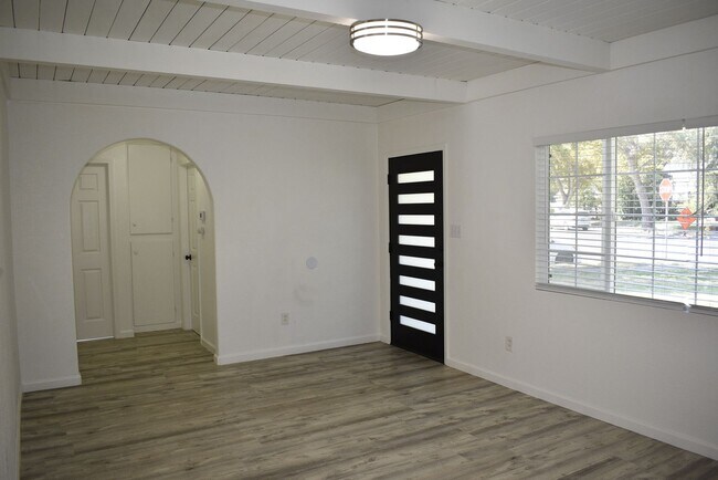 Foto del edificio - 900 Cross St