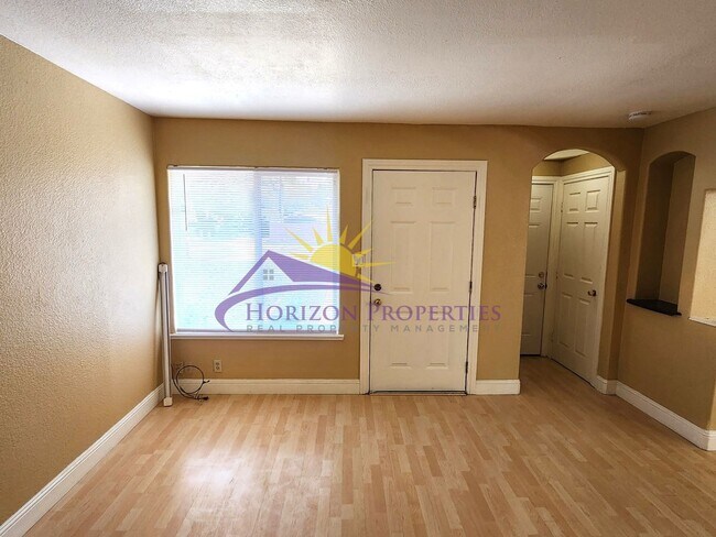 Foto del edificio - Open 4 Bed 2 Bath 1,660 Sq. Ft. in Citrus ...
