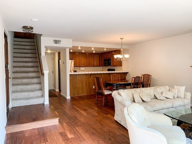 Foto del edificio - Lovely 2 Bedroom Hamilton Place Townhouse
