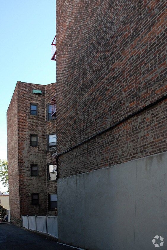 Foto del edificio - 6302 Polk St
