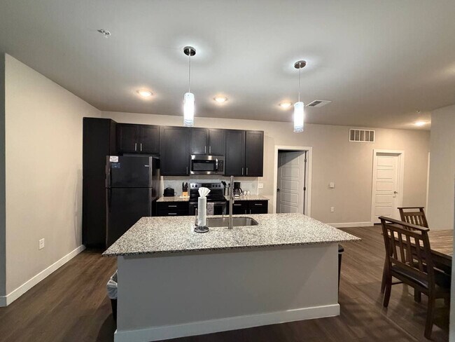 Building Photo - 23555 N Desert Peak Pkwy