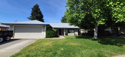 Building Photo - 642 Silvertop Way