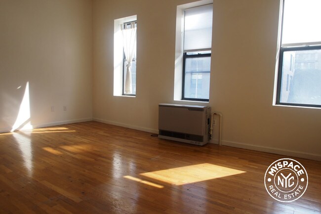 Building Photo - 61 Metropolitan Ave