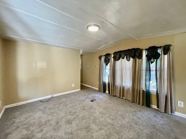 Foto del edificio - Updated 3 bedroom, 1.5 bath Home FOR RENT ...