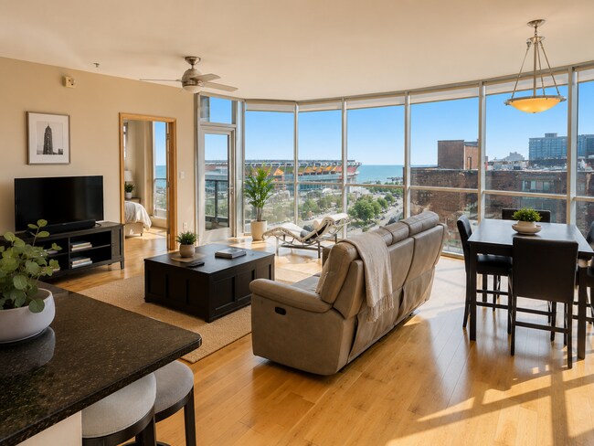 Foto del edificio - 701 W Lakeside Ave