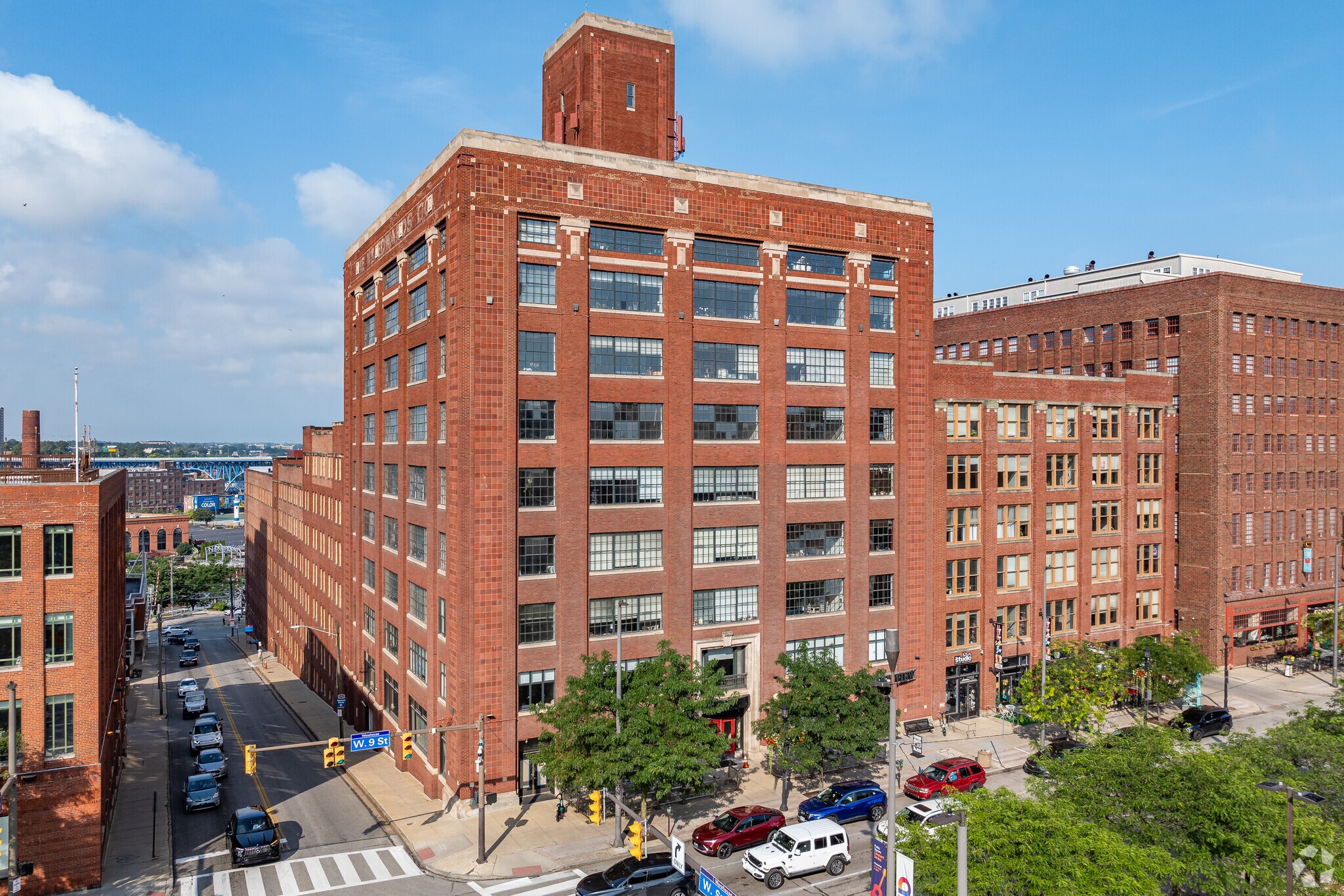 Bridgeview Apartments – photo 1