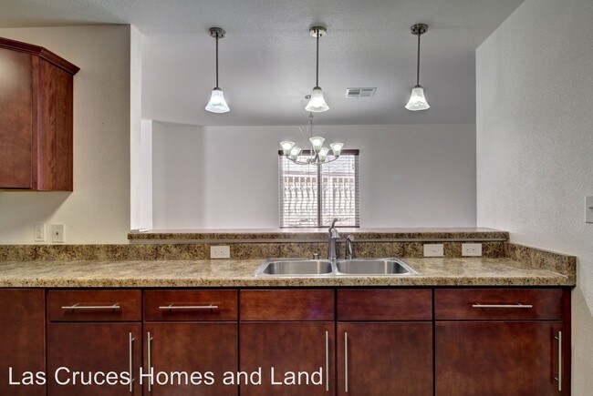Building Photo - 3 br, 2 bath House - 4465 Valle Del Luz