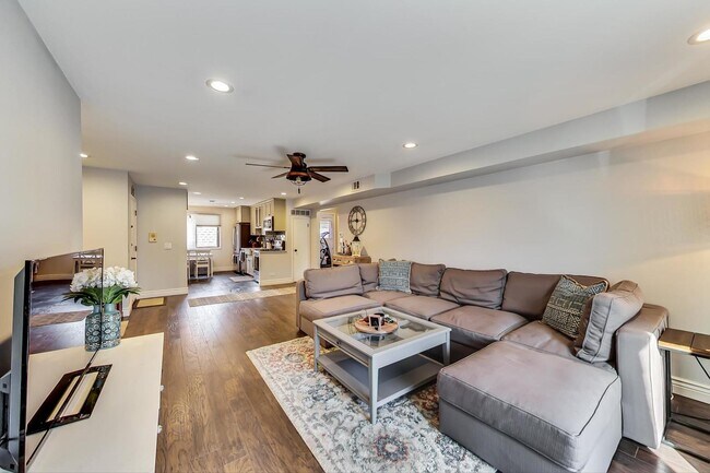 Foto del edificio - 6443 N Northwest Hwy