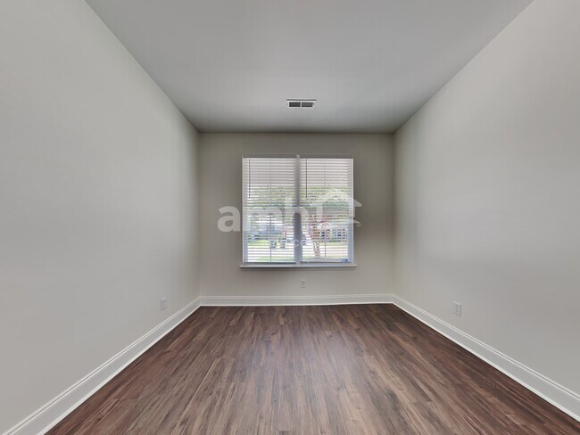 Building Photo - 310 Sanctuary Park Drive