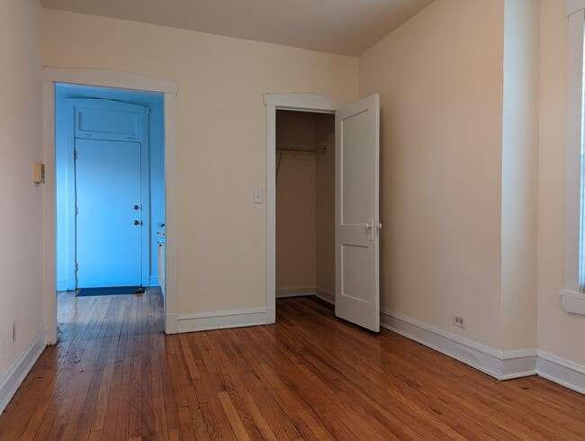 Foto del edificio - 2649.5 N Spaulding Ave